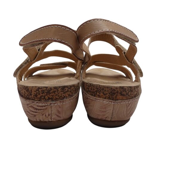 L'Artiste Quilana Beige Embossed Leather Open Toe Strappy Wedge Sandal - Picture 9 of 13